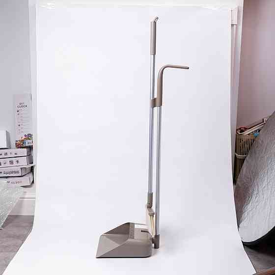 Веник і совок з довгою ручкою для прибирання сірої кольору Київ