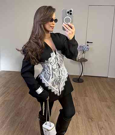 Жіночий стильний привабливий піджак костюмка + мереживо Чорний Одеса