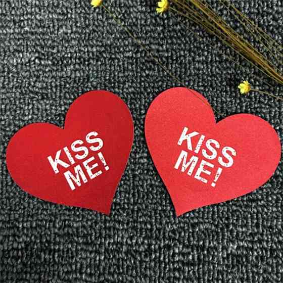 Наклейки на грудь Сердечка 8 на 7 см красный Киев