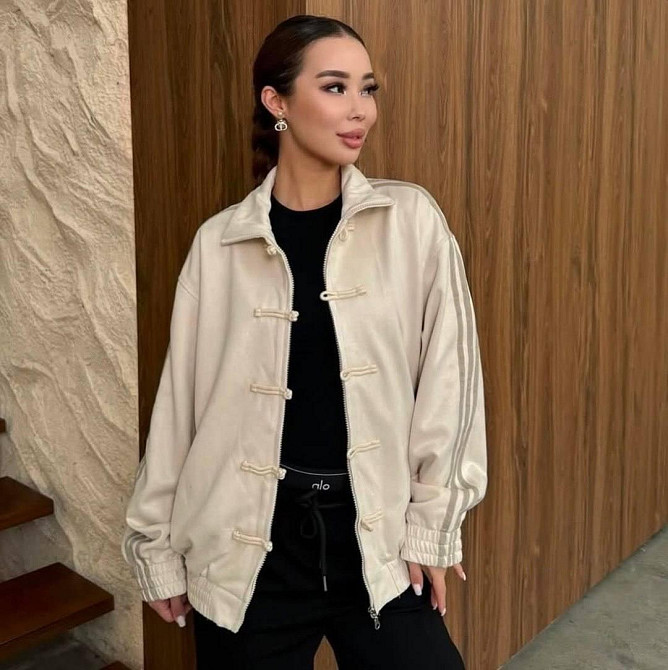 Унісекс оверсайз стильний бомбер із замші турецький замш Беж Одеса - фото 3