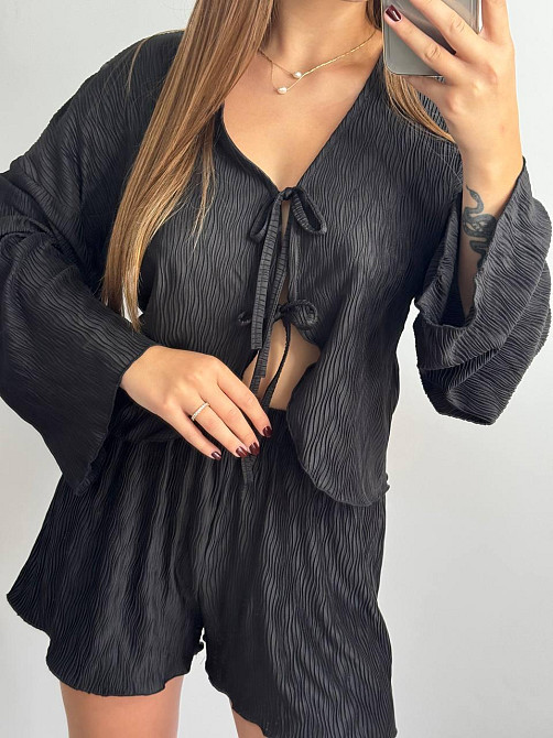 Жіночий комплект зі стрейч-плісе: кофточка та шорти Чорний M-L Харків - фото 2