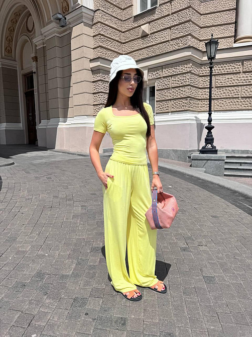 Жіночий трендовий костюм-двійка з м'якої натуральної тканини турецька віскоза Лимонний Одеса - фото 1