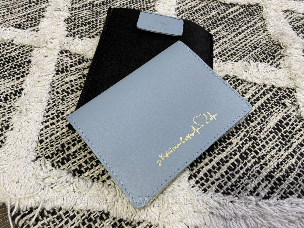 Патриотическая желто-голубая женская обложка на паспорт из натуральной кожи Grande Pelle Киев - изображение 4