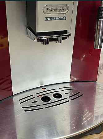 Кавоварка: Delonghi Perfecta RED. Київ