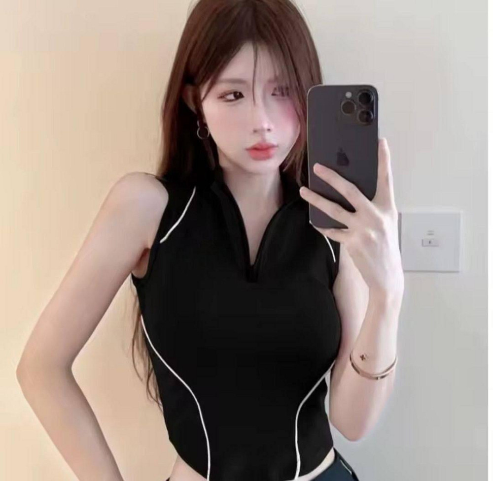 Жіночий стильний топ в спортивному стилі підкреслений білими лініями мікродайвінг Одеса - фото 5