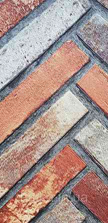 Шпалери вінілові на флізеліні AdaWall Roka 1.06х10 під паркет ялинкою структурні теракота коричневі 23105-4 Київ