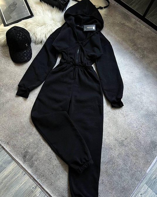 Жіночий теплий комбінезон з капюшоном та імітацією корсету трьохнитка на флісі + трикотаж рубчик Одеса - фото 1