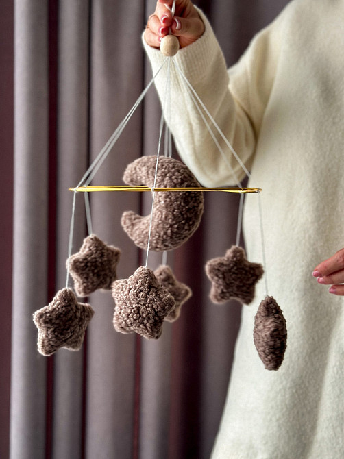 Дитячий мобіль на ліжечко для немовлят ручної роботи WooolyWool «Зірки беж» Київ - фото 10