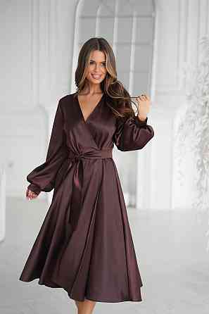 Женское платье на запах из атласа Одесса