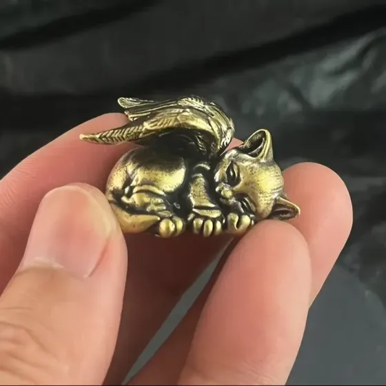 Фигурка «Спящий кот-ангел-хранитель» из латуни Киев