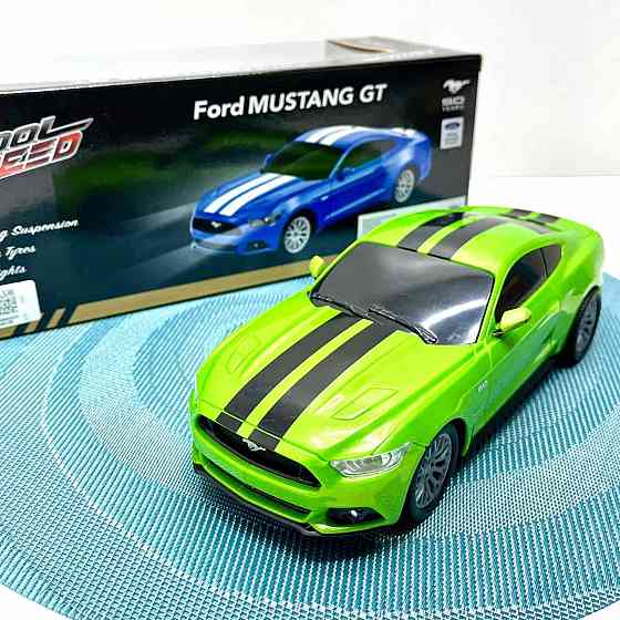Машина Ford Mustang з гумовими колесами на радіокеруванні 1:20 Зелена (10487) Чернігів