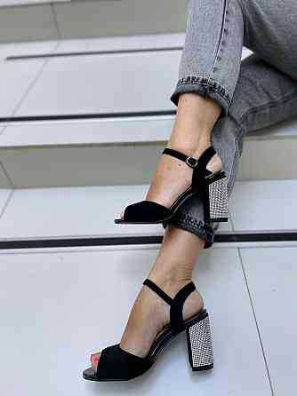 PLPS Босоніжки жіночі чорні PLPS 285-3 літні з екозамші на стійкому підборі/Молодяче взуття Коломыя