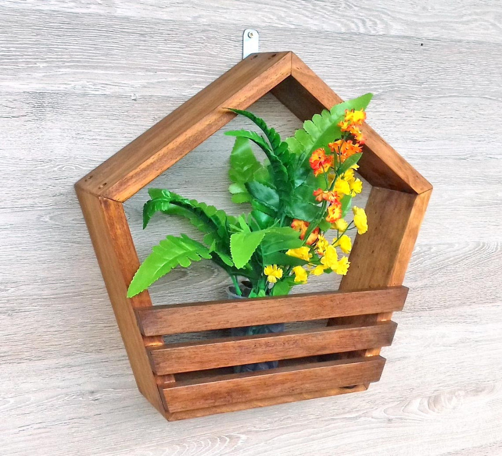 Полка настенная для цветов 