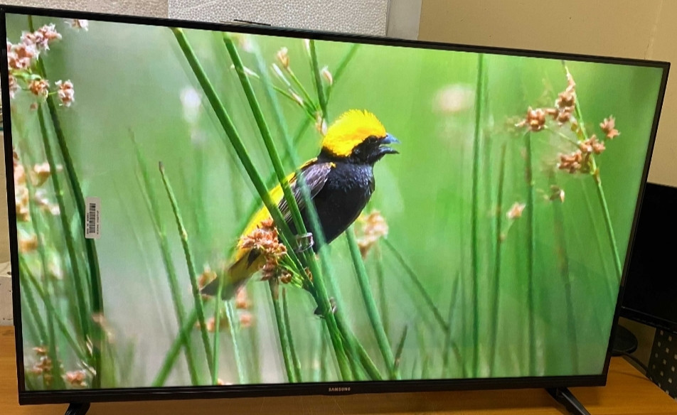 Распродажа! Телевизор Samsung 4K , Smart TV 45