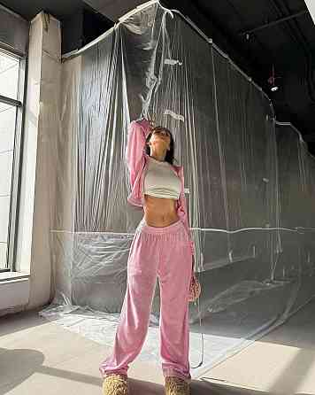 Женский стильный костюм двойка кофта с вышивкой и штаны велюр Одесса