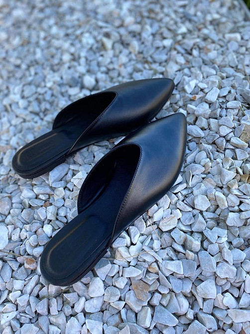 RONE Модні шльопанці жіночі, натуральна шкіра, чорні з закритим гострим носком RONE B-173 р. 37 Коломыя - изображение 7