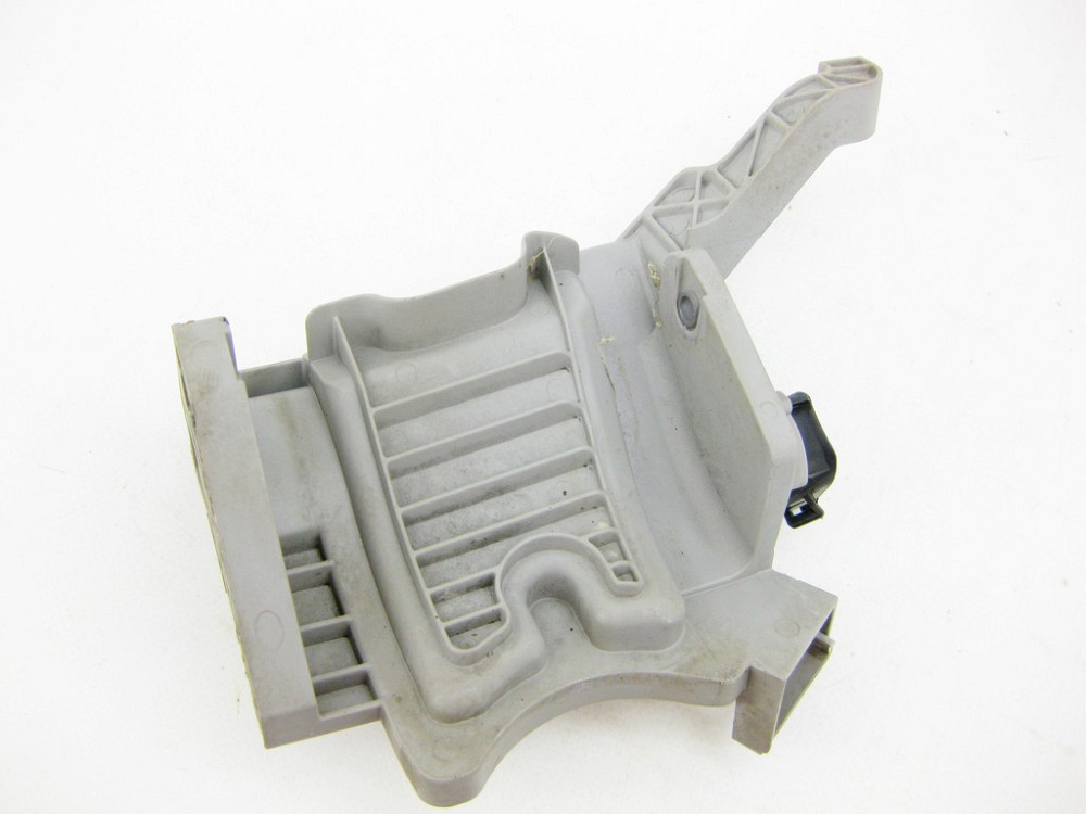 Mercedes-Benz  A1774214700 Тримач для гальмівного шланга та електричного дроту до поворотного кулака зліва CLA C118 CLA Shooting Brake X118 EQA H243 Одесса - изображение 7