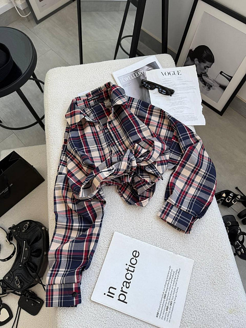 Женская классическая рубашка в клетку оверсайз кроя костюмный тиар Бербери Одесса - изображение 2