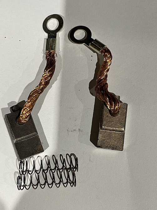 Щітки генератора (пара) МТ, ДНІПРО, УРАЛ 6V Мукачево - фото 1