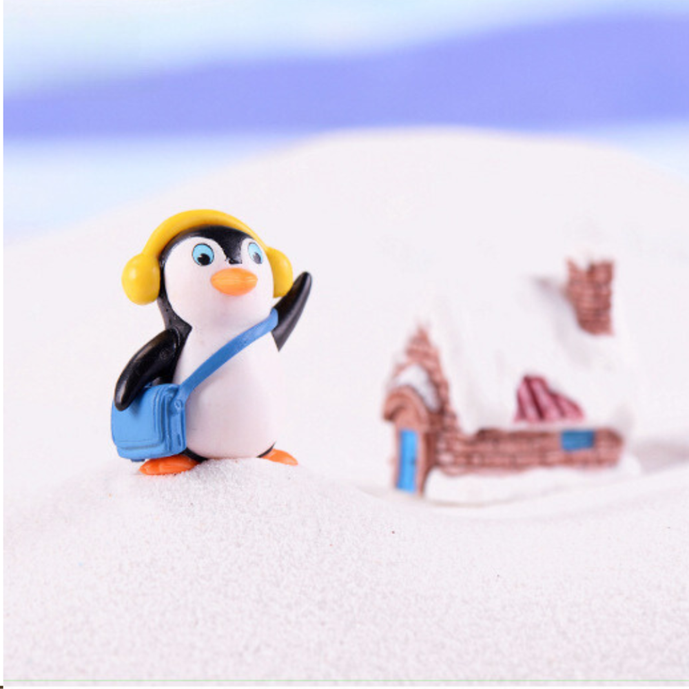 Миниатюрные фигурки Пингвины для декора, флорариума,  хендмейда, микроландшафта и творчества. Набір Пінгвін шапка-вушанка Одесса - изображение 2