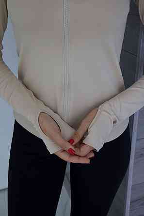 Женский костюм для спорта и фитнеса 