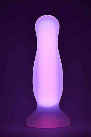 Анальная пробка люминесцентная Dream Toys RADIANT Glow In The Dark розовая, L Sex Aura Киев
