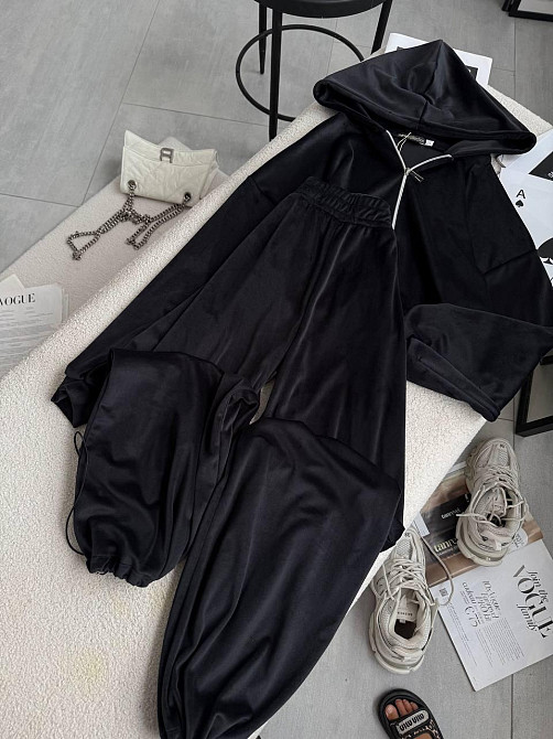 Жіночий стильний прогулянковий костюм-двійка: кофта та штани в спортивному стилі велюр Чорний, 42/44 Одеса - фото 6