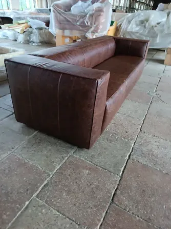 Шкіряний трьохмісний диван модель Kuba Ужгород