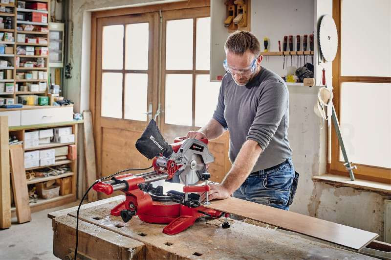 Потужна торцювальна пила з лазером Einhell TC-SM 254 : 1900 Вт, об.х.х.5000 об/хв,  ширина/глибина різу 305х85 мм Київ - фото 7