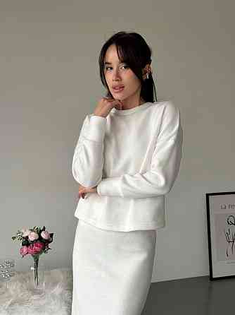 Женский стильный теплый костюм двойка с разрезом сбоку Молочный, 46/48 Одесса