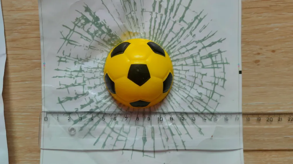 Наклейка на авто Мячик в окне наклейка розыгрыш Киев - изображение 8