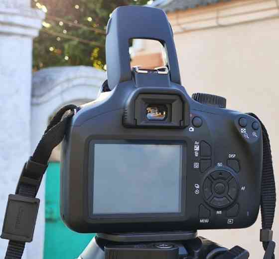 Дзеркальний фотоапарат Canon 4000D з підтримкою Wi-Fi Київ