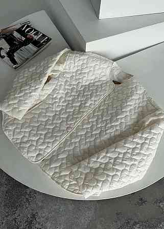 Женская повседневная куртка с сердечками на кнопках плащевка Лаке на силиконе Молочный Одесса