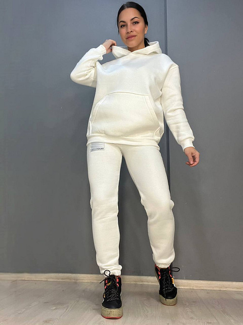 Костюм женский ENJOY 2920 худи с капюшоном брюки резинка нашивка утепленный флис белый, белый, L Киев - изображение 11
