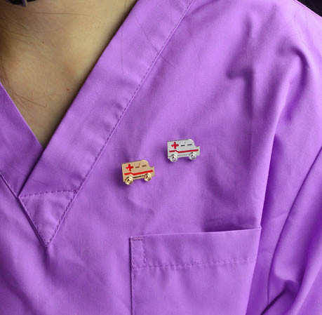 Брошь для доктора Скорая помощь серебристая Киев - изображение 5