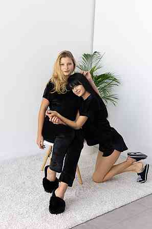 Піжама-комплект (футболка + шорти + штани) з плюшевого велюру Чорний M Харків