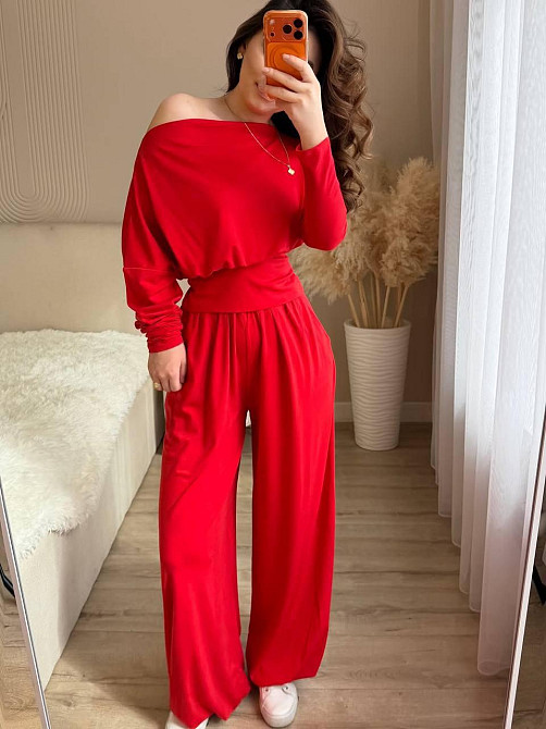 Женский стильный повседневный костюм двойка из вискозы Красный Одесса - изображение 2