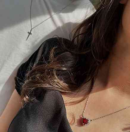 Парные кулоны сердце и меч, подвески для двоих, набор 2 цепочки, красный камень Киев