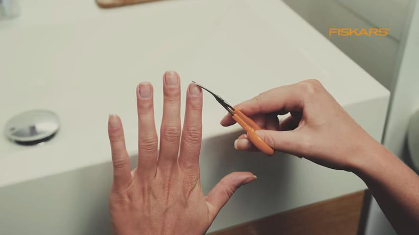 Маникюрные Ножницы изогнутые 10 см Fiskars 