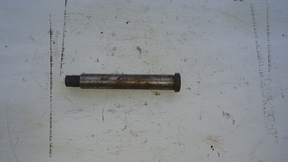 Болт маятникового рычага ГАЗ-24. СССР. Харьков - изображение 1