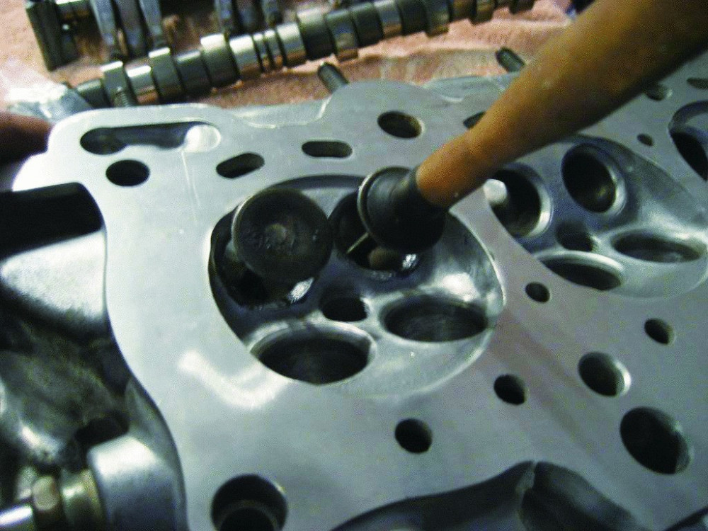 Пристосування для притірки клапанів 