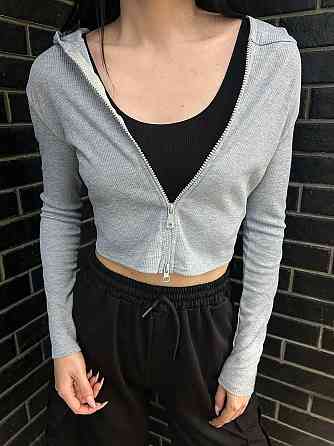 Женский укороченный топ с длинными рукавами и капюшоном на молнии рубчик Одесса