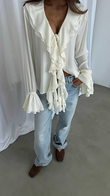 Женская шифоновая блузка с воланами. Молочный, 42/44 Одесса - изображение 1