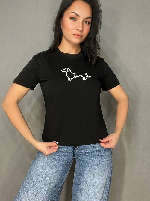 Футболка жіноча A-N 25195 однотонна базова з вишивкою собачки попереду середня довжина  one size, чорний, one size Київ - фото 12