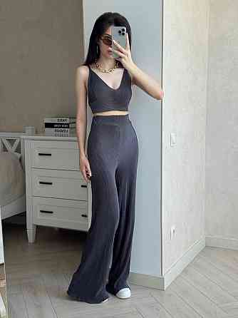 Женский легкий базовый костюм тройка: рубашка топ и штаны плиссе 42/46, Графит Одесса