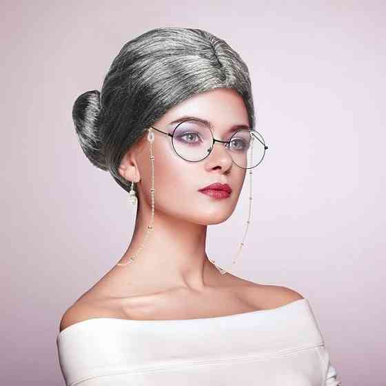 Парик седой бабушки с гулькой, комплект для образа старой леди с очками, бусами, серьгами для выступов косплея Киев