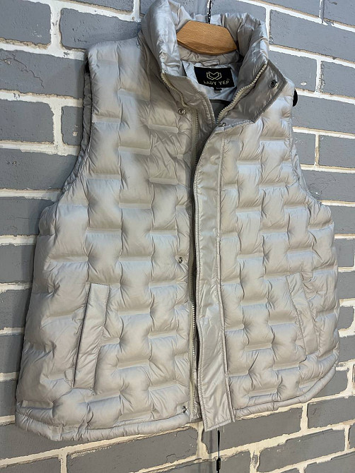 Жилет женский A-N 8040 стеганый средней длины воротник стойка аэропух светло серый, светло-серый, 42 Киев - изображение 3