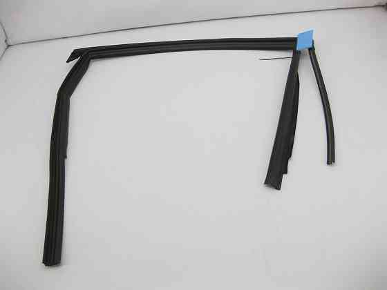 VAG  4M0839431B Напрямне скло в задніх правих дверях Одеса