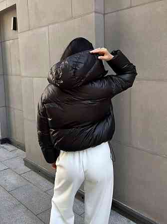 Женская короткая куртка дутик с карманами и капюшоном плащевка перламутр на синтепоне Черный, 42/44 Одесса