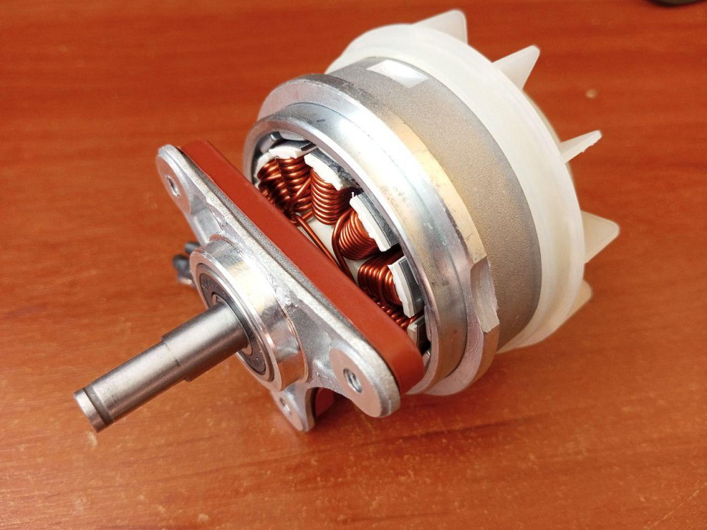 Двигун Акумуляторної ланцюгової пилки Parkside Performance PPKSA 40 Li B2 Полтава - изображение 1